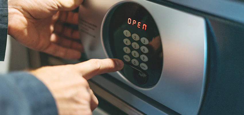 Cash Safe Openers in Yuba City, California